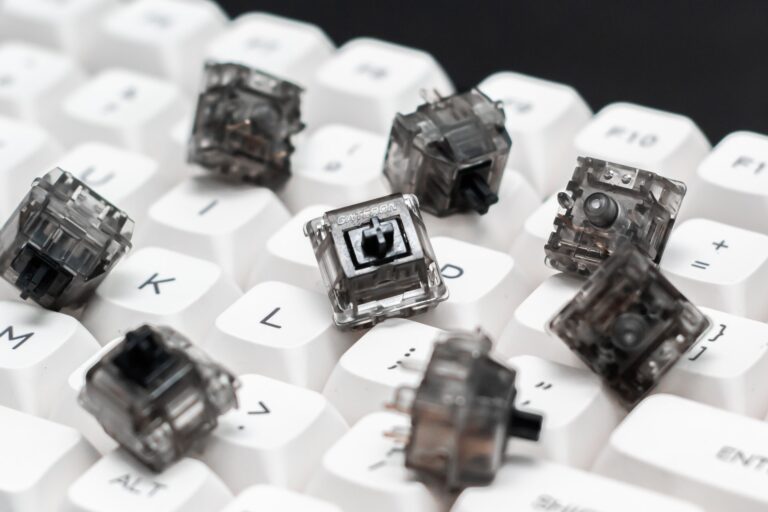 What is the Difference Between Optical Switches and Mechanical Switches?