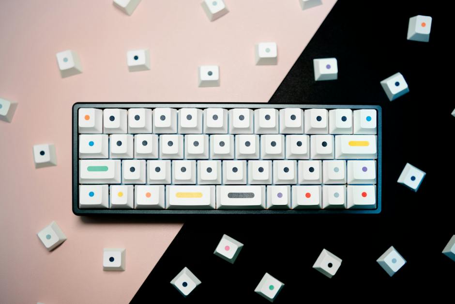 Image depicting the technical specifications and features of small mechanical keyboards, highlighting their compact size and endurance.